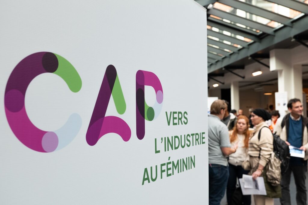 GIP CAP VERS L'INDUSTRIE AU FEMININ